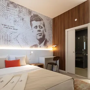 Hotel The Icons ***